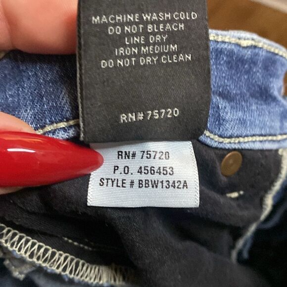 Buckle Black Mom Jean Ithaca Wash High rise Superior stretch fabric - Picture 9 of 14